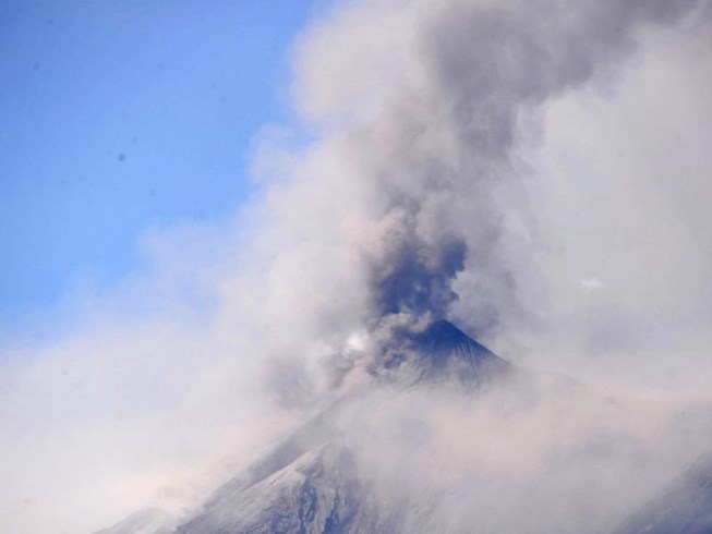 Núi[-]lửa[-]Guatemala[-]phun[-]cột[-]tro[-]bụi[-]cao[-]10km,[-]7[-]người[-]chết